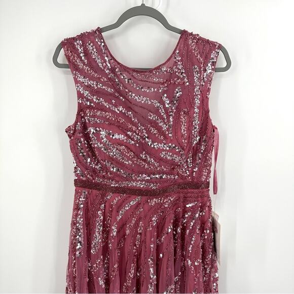 Mac Duggal Cap Sleeve Embellished Evening Gown in plum Size 8 - Picture 3 of 16